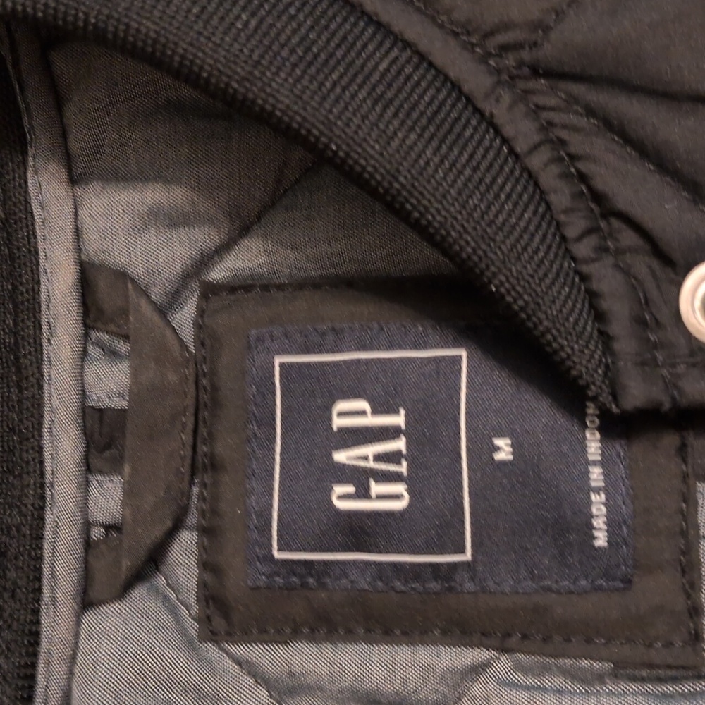Gap Quilted Vest - Picture 2 of 5